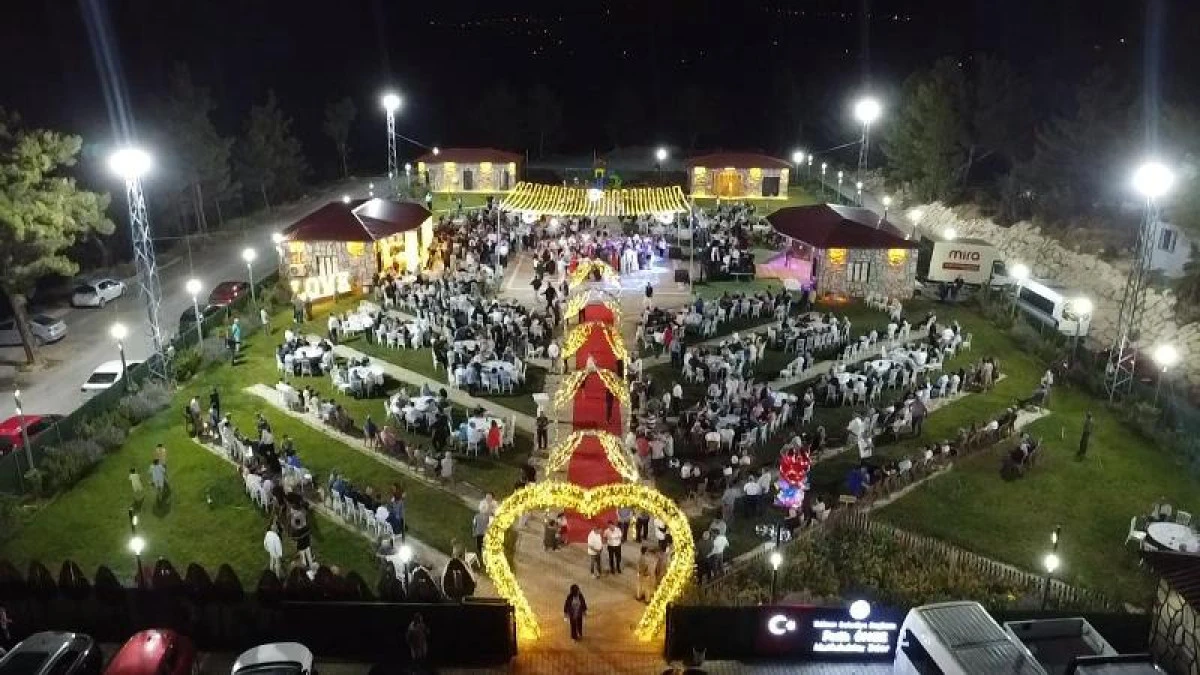 Turhan,Kızım Sude'yi Yuva Kurmanın Gurur ve Mutluluğunu Yaşıyorum