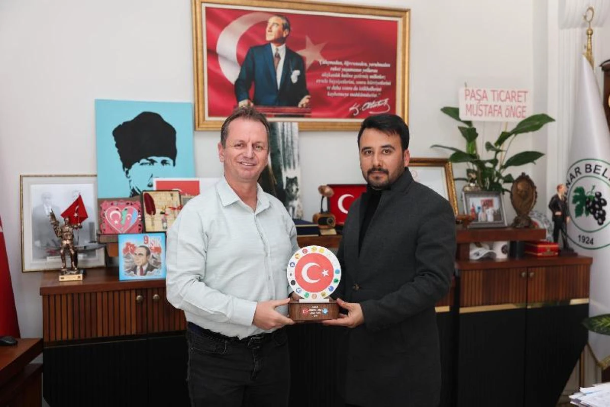 T&uuml;rk Eğitim-Sen&rsquo;den Başkan &Ouml;nge&rsquo;ye Nezaket Ziyareti