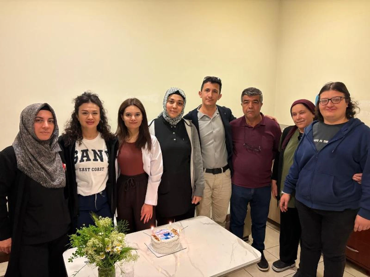 T&uuml;rk Sağlık-Sen G&uuml;lnar İl&ccedil;e Başkanı Yunus Erzurum&rsquo;dan Laboratuvar &Ccedil;alışanlarına Kutlama