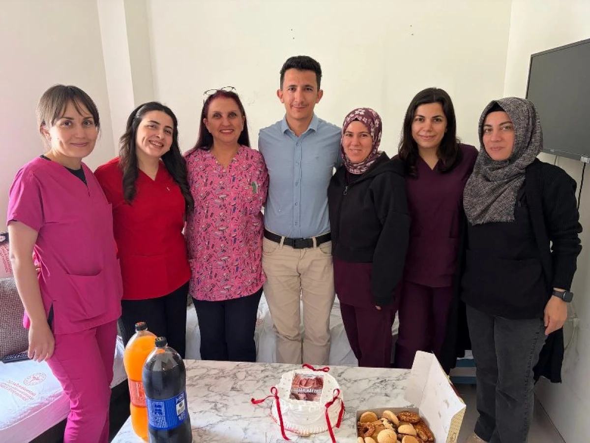 T&uuml;rk Sağlık-Sen&rsquo;den G&uuml;lnar&rsquo;da Ebeler Haftası Ziyareti