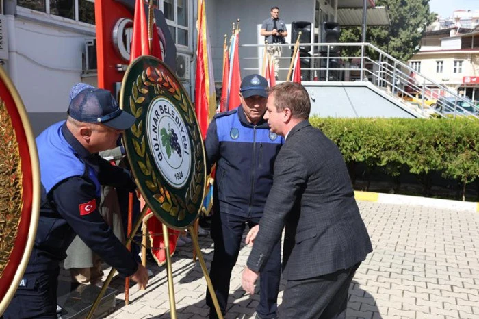 Çelenk Koyma Töreni Gerçekleşti